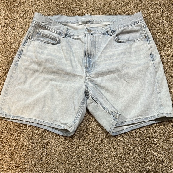 Women’s old navy high-rise slouchy straight jean shorts - Picture 2 of 6
